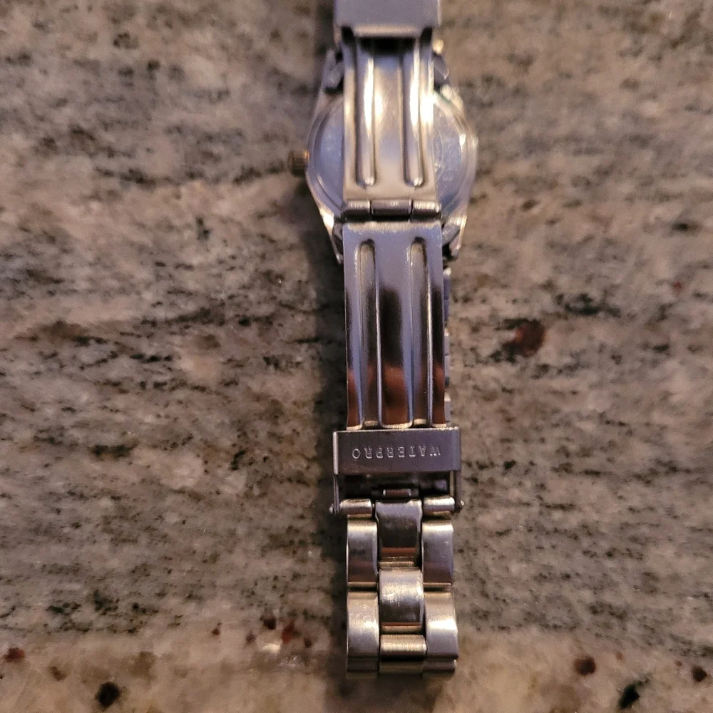 GUESS Watch - Picture 4 of 5